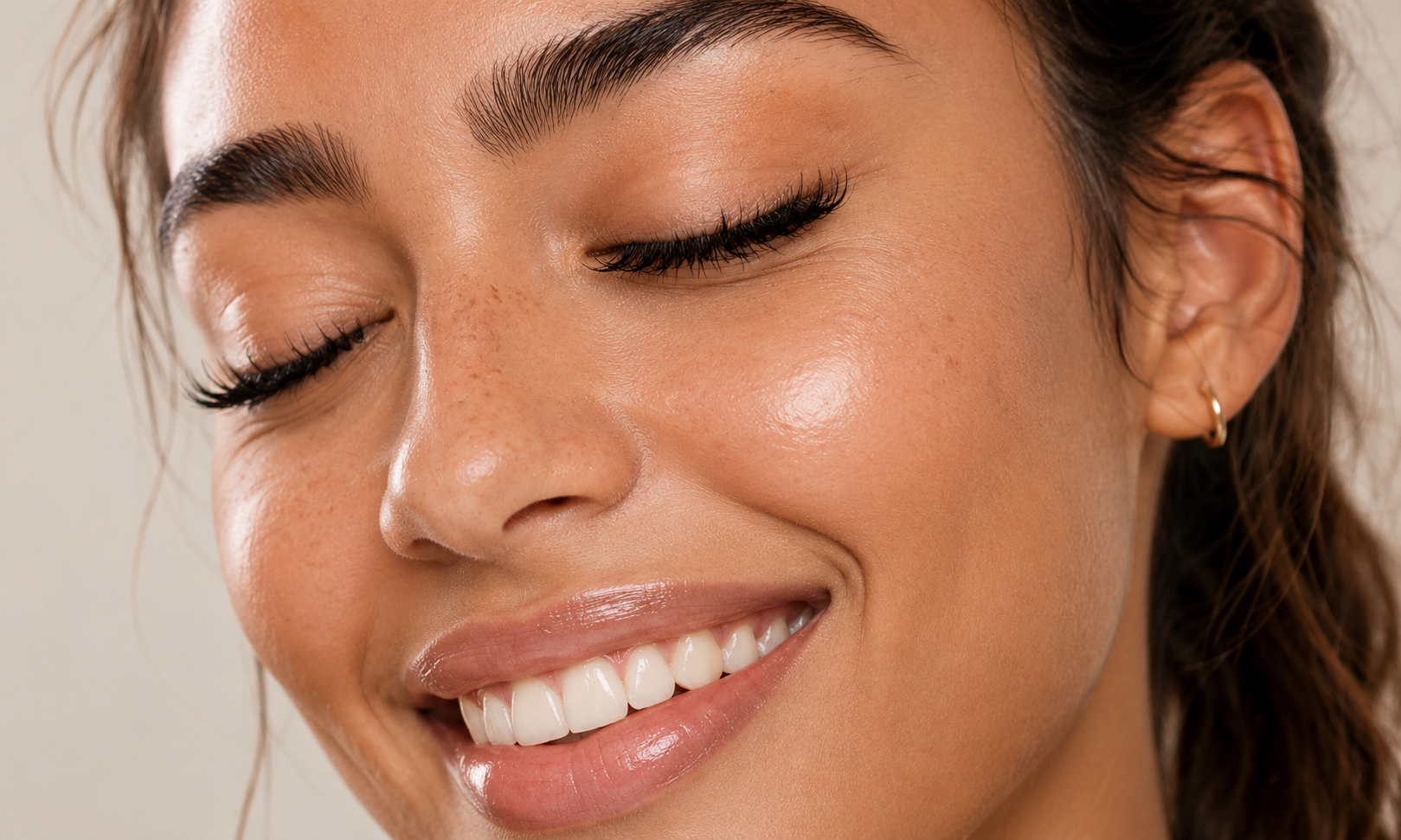 woman with lifted eyelashes process