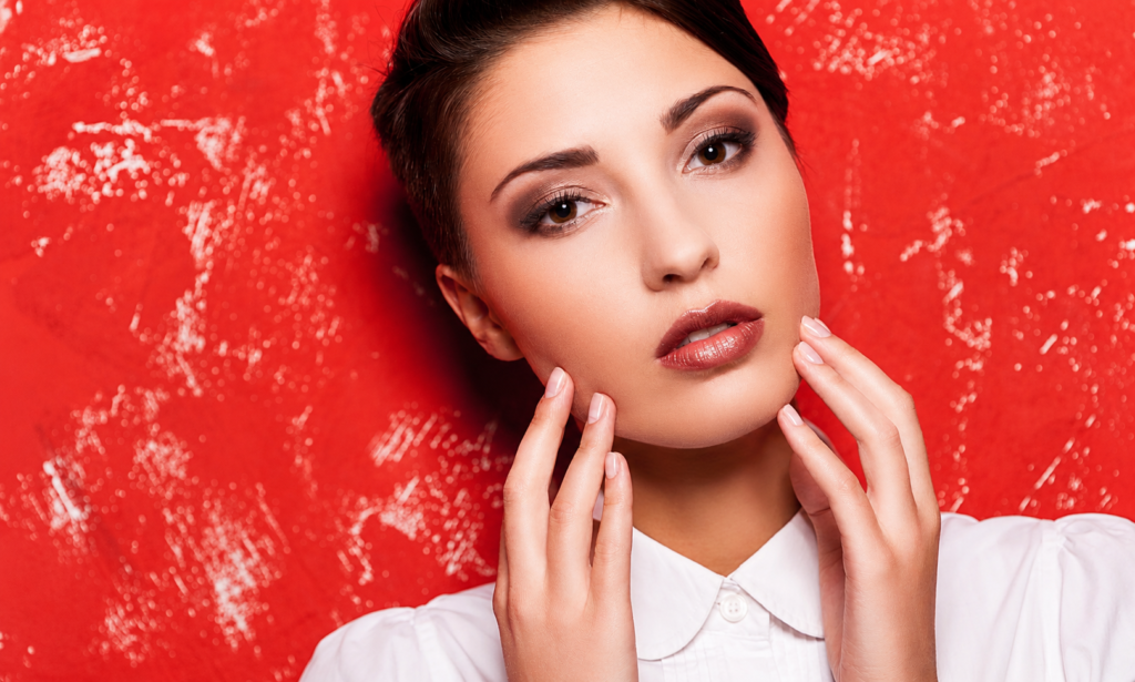 A New Eyeshadow Multi-Stick with Jelly Blender for One-Swipe Application