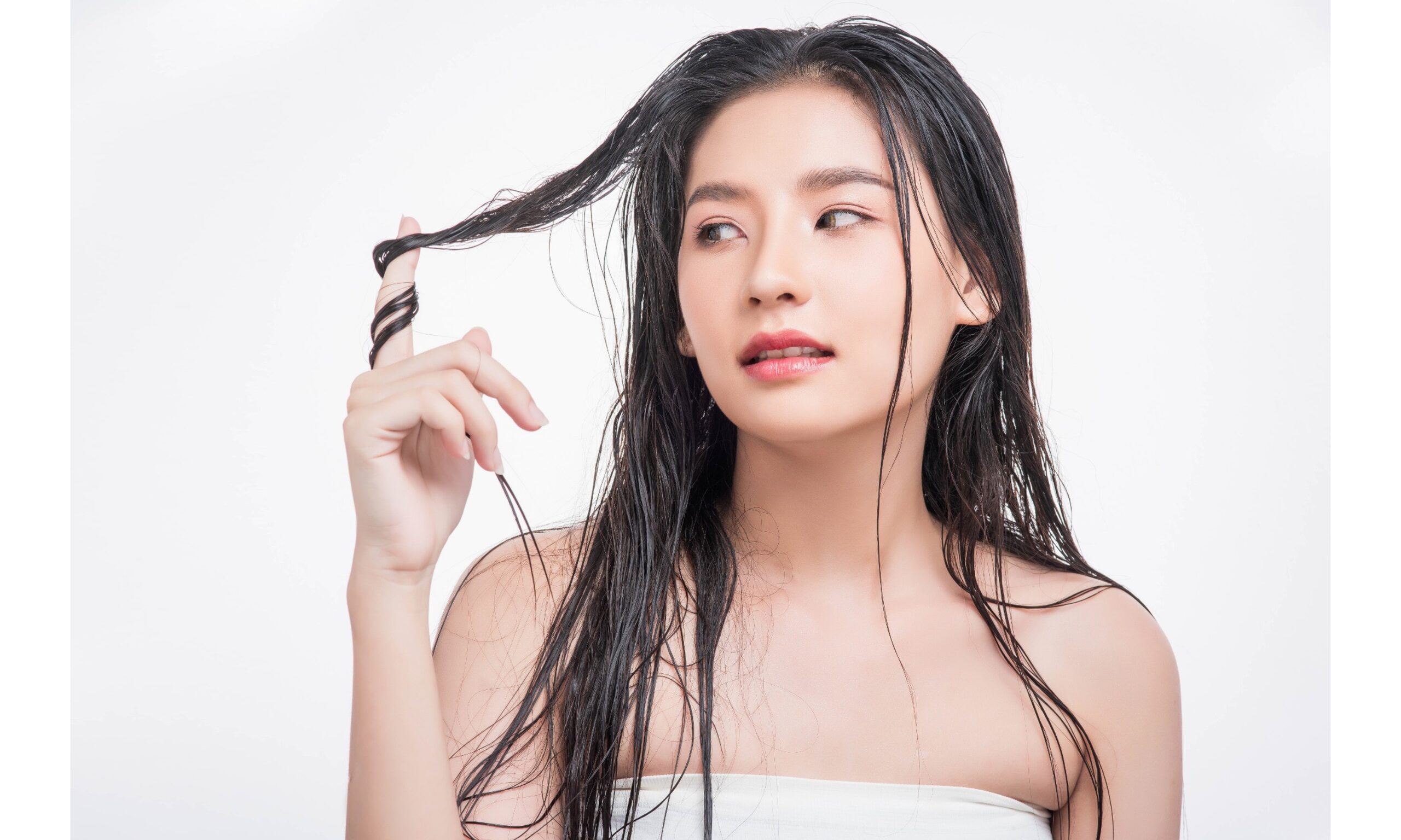 how to stop hair Loss in women; what actually works in 2026